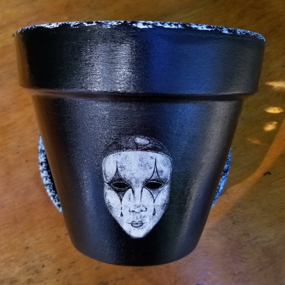 Hand Painted Black and White Speckled Trim 6" Flower Pot with Matching Saucer - Picture 4 of 10